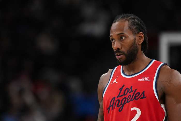 赶紧交易，他复出之后，小卡再无25+，哈登伦纳德都需要空间