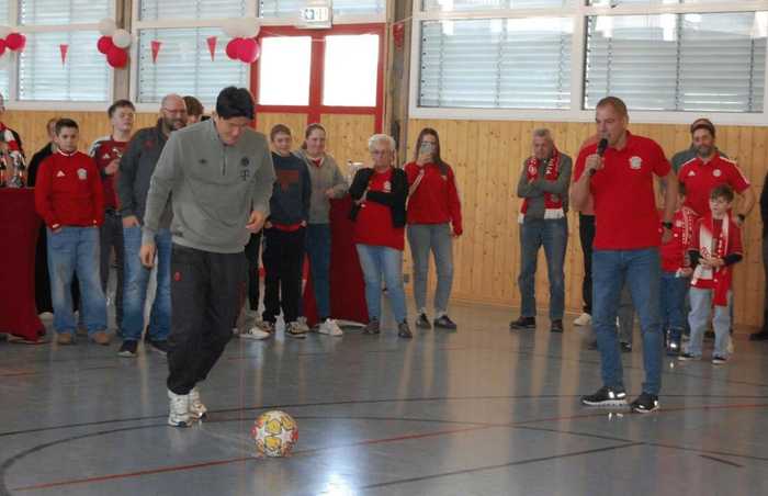 金玟哉否认离队传闻，表态将留拜仁争三冠王