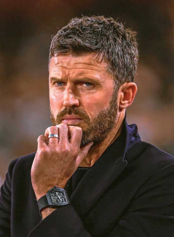 内维尔称曼联应选顶级教练，卡里克转正概率上升