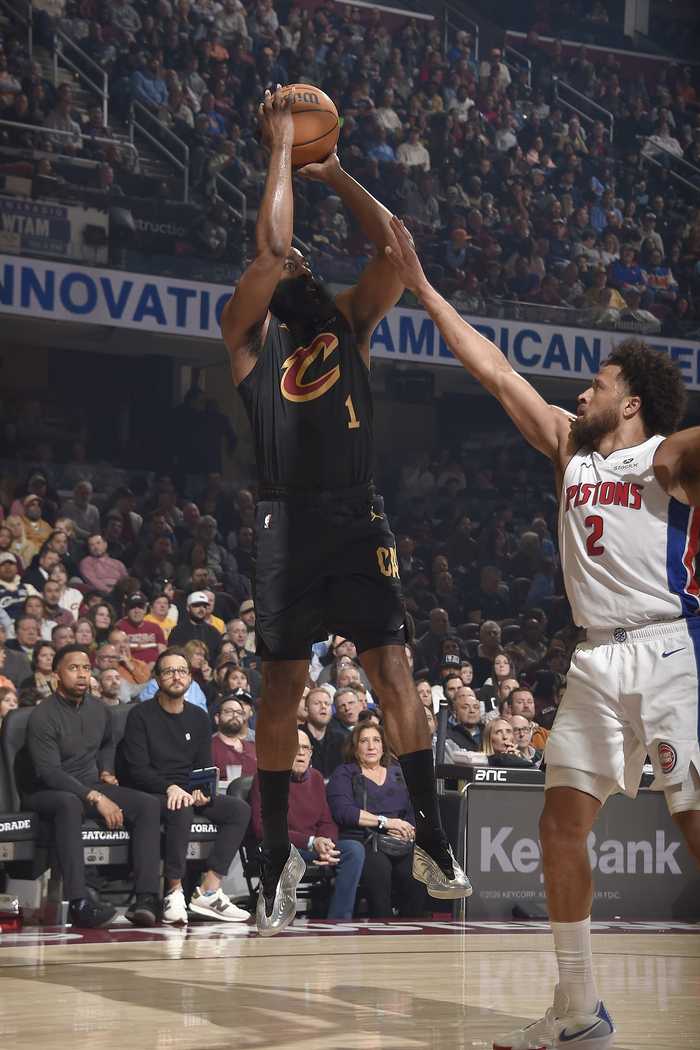 康宁汉姆没哈登有经验，团队篮球和阵容深度，两队都有差距